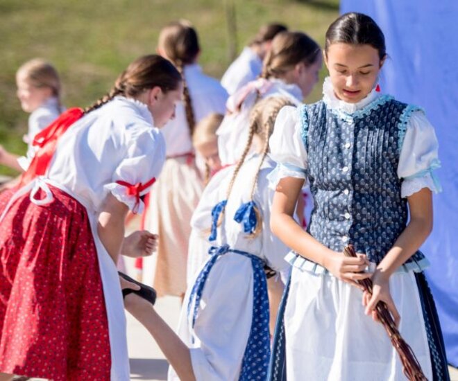 XV. Košt vdolečků a den textilu